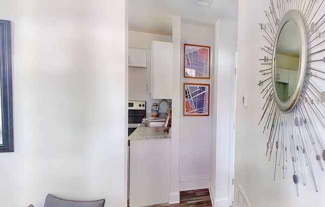 2 beds, 1 bath, $1,600, Unit 2455-3 Julia Ave.