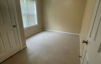 1 bed, 1 bath, $649, Unit 16