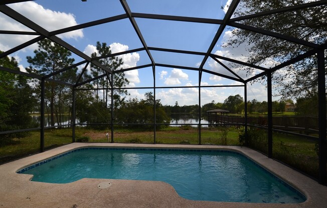 4 BR Lakefront & Pool Home