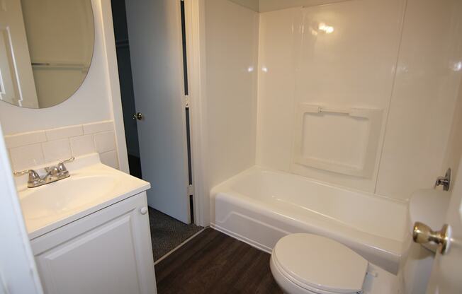 One Bedroom Bathroom - Sheridan Crossing
