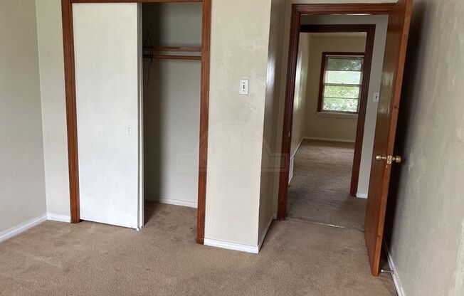 2 beds, 1 bath, $925