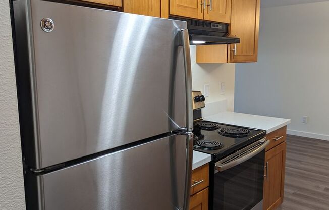 2 beds, 1 bath, 810 sqft, $2,195, Unit B101