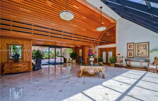 3 beds, 2 baths, $4,500, Unit # 4 L