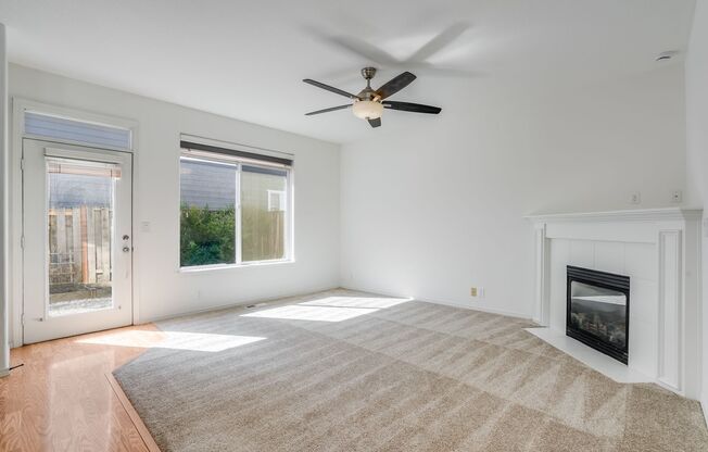 Beautiful 3 Bed, 2.5 Bath Rental Home in Beaverton!