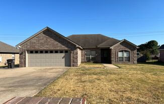 4007 Knights Pl, Jacksonville AR 72076 - Large 3br 2ba with huge fenced back yard close to LRAFB