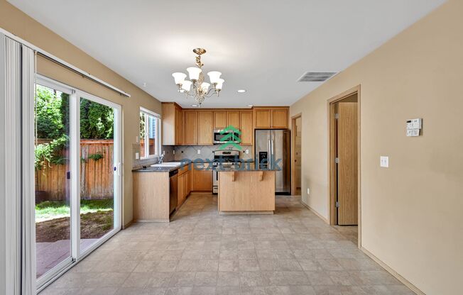 3 BEDS & 2.5 BATH SINGLE FAMILY FOR RENT