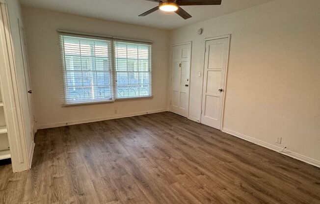 Studio, 1 bath, 300 sqft, $1,250, Unit 18