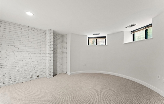 2 beds, 1.5 baths, 1,024 sqft, $4,600, Unit 102