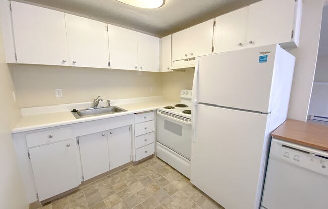 2 beds, 1 bath, 759 sqft, $2,495, Unit 19