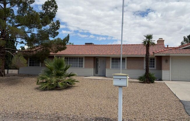 Custom Home Located on Henderson 1/2 Acre!