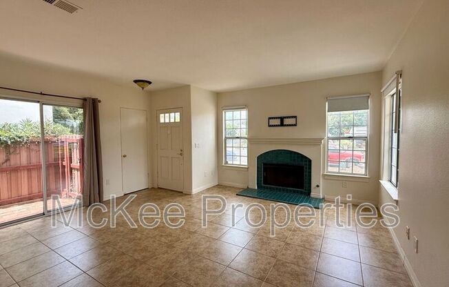 4734 E MTN VW DR