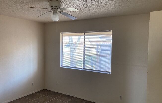 2 beds, 1 bath, $895