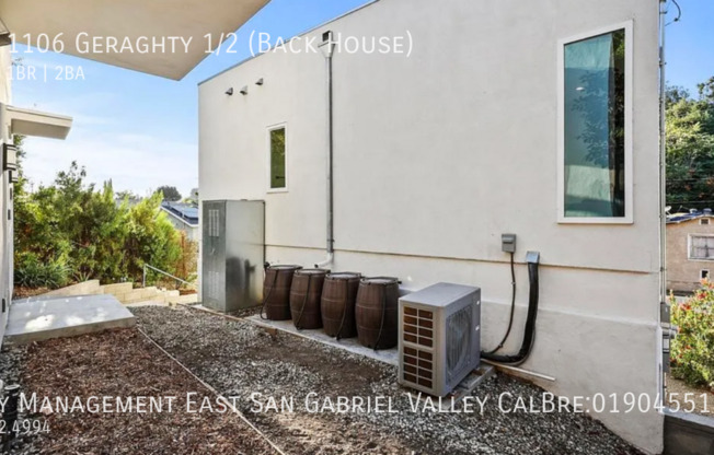 1106 GERAGHTY 1/2 BACK HOUSE