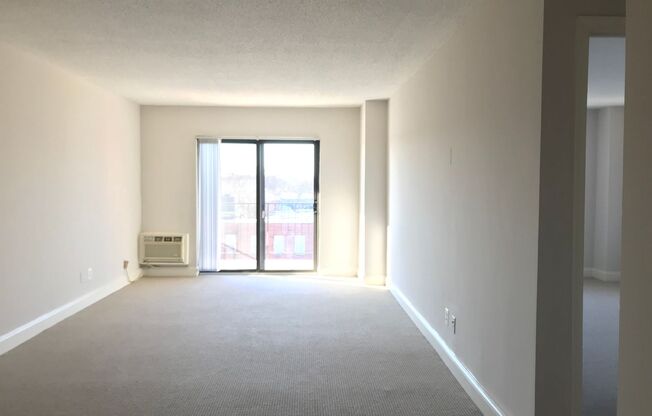 1 bed, 1 bath, 695 sqft, $2,350, Unit 0516