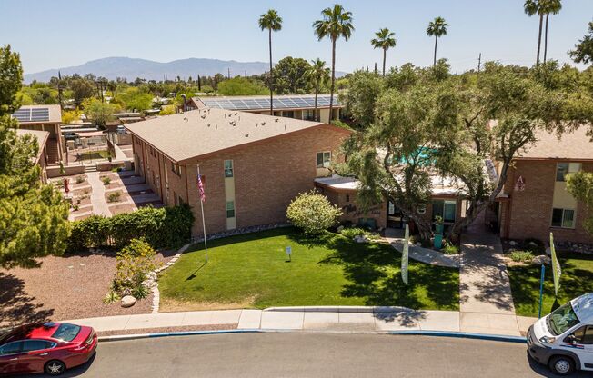 The Lakes Apartments