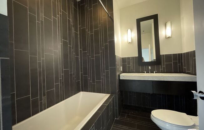 1 bed, 1 bath, 750 sqft, $2,904, Unit 1122