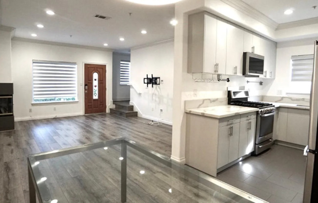 268 N Mar Vista Ave #4