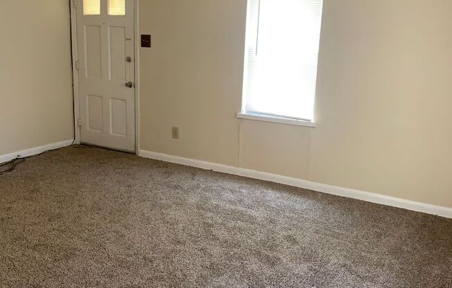 Adorable 2/1/1 Newer carpet and paint