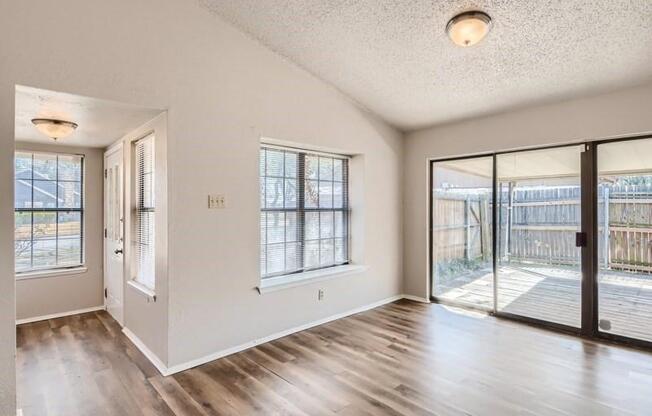 427 QUINTANA DR
