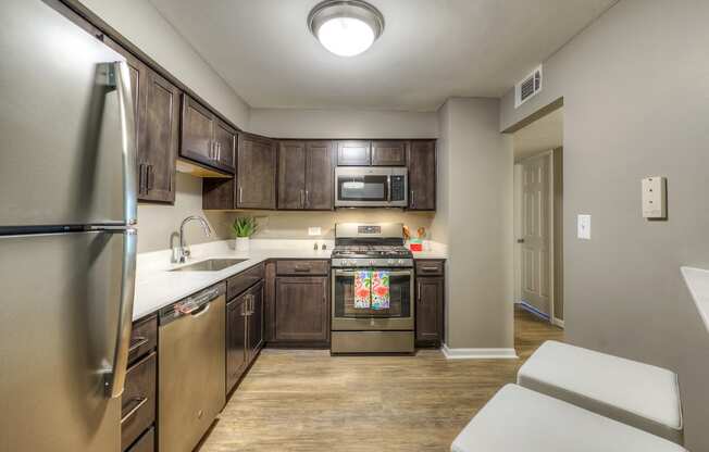 Fully Equipped Kitchen with Modern Appliances, at Carol Stream CrossILg, Carol Stream, IL 60188