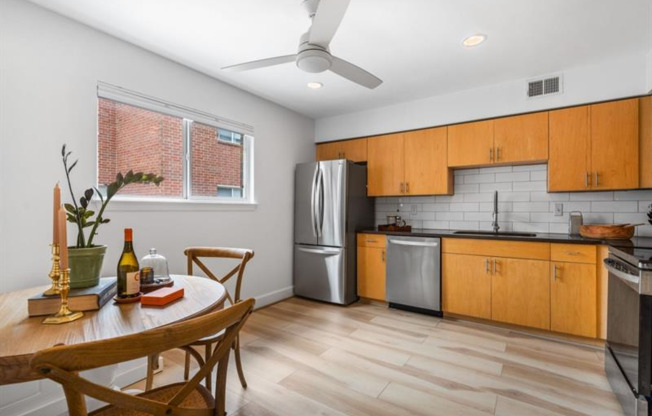 387 RALPH MCGILL BLVD NE