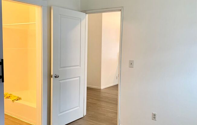 1 bed, 1 bath, $1,200, Unit 13