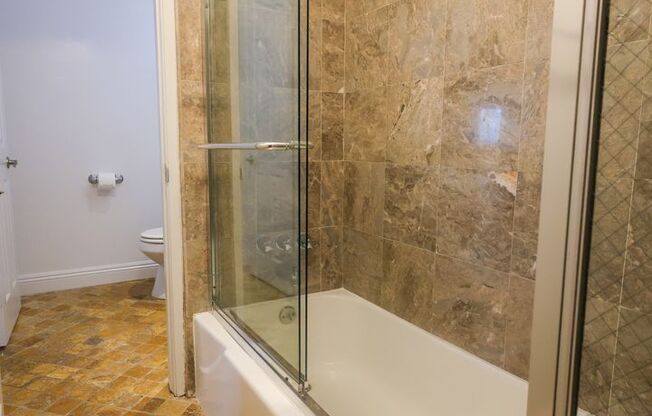 1 bed, 1.5 baths, 802 sqft, $3,295, Unit 05