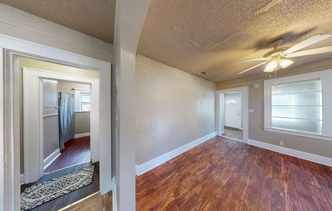 2 beds, 1 bath, $1,100