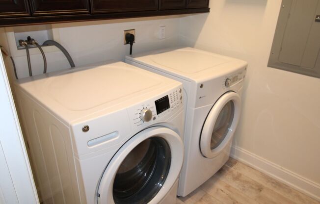 1 bed, 1 bath, 860 sqft, $1,600, Unit 202-05UP