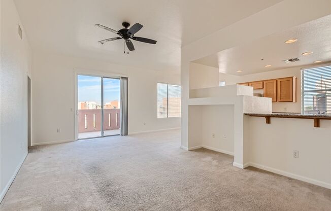 2 Bedroom Mid-Rise Condo at PARK AVENUE!
