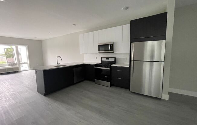 3 beds, 2 baths, $3,425, Unit 1236-314