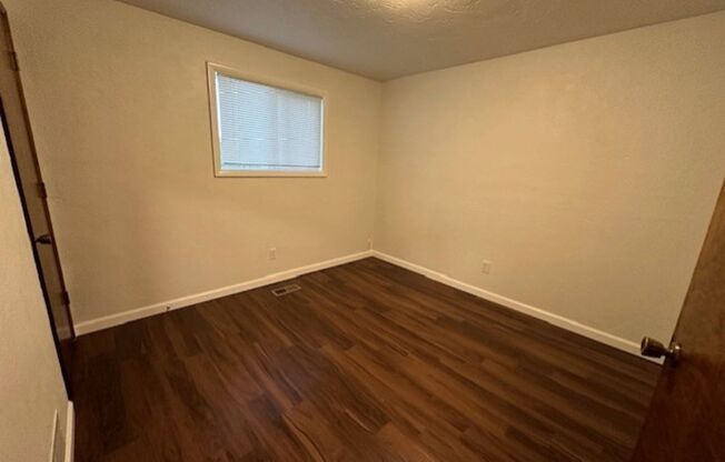 3 beds, 1 bath, $2,100