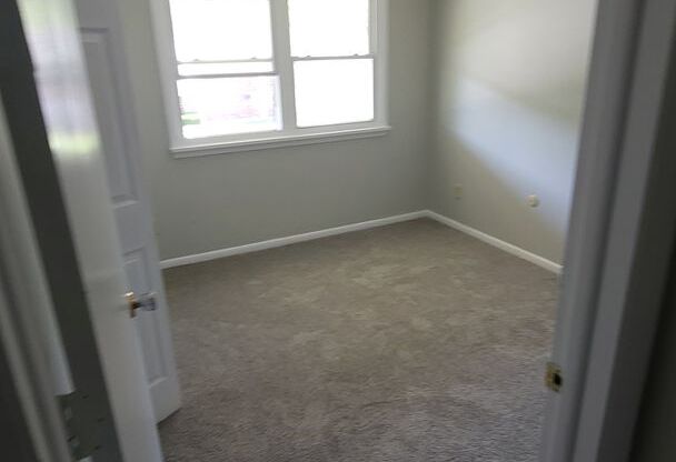 1 bed, 1 bath, 600 sqft, $875, Unit 5-G