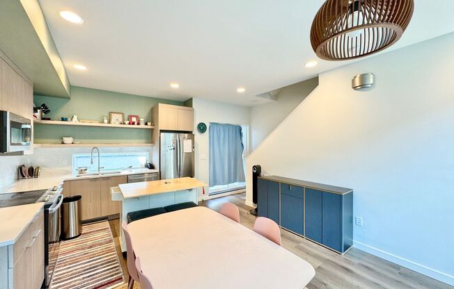 New Modern Townhome in North Seattle – Rare Opportunity!