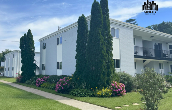 2 beds, 1 bath, 1,136 sqft, $1,350