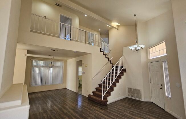 4 Bedroom!  Buffalo & Smoke Ranch Area!