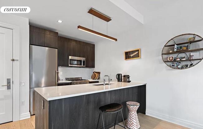 11 51 47 AVE