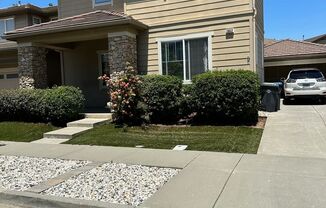 3 Bedroom + Bonus Room Home Near Travis AFB