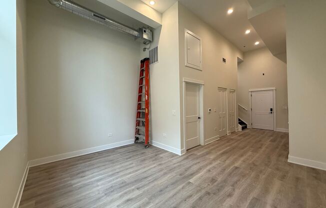 1 bed, 1.5 baths, 689 sqft, $3,375, Unit 202
