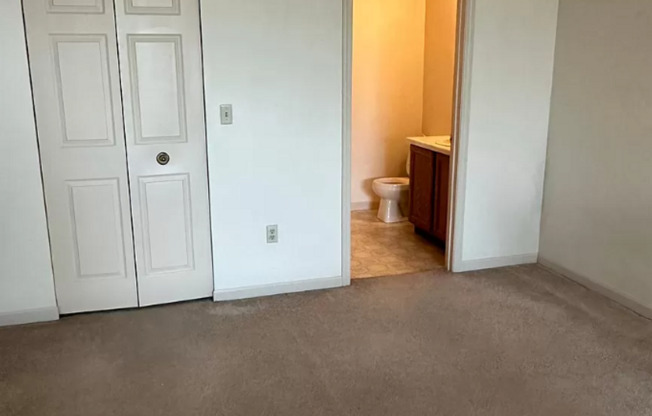 1 bed, 1.5 baths, $925