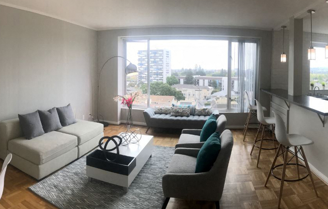 living room l Ryan Tower Apartments in San Mateo CA