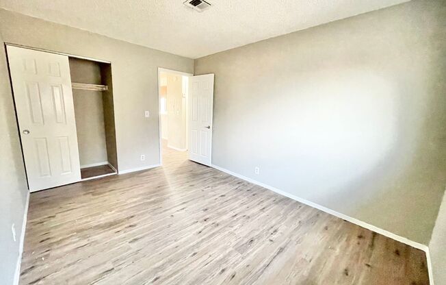 2 beds, 1 bath, 898 sqft, $1,100, Unit Unit D