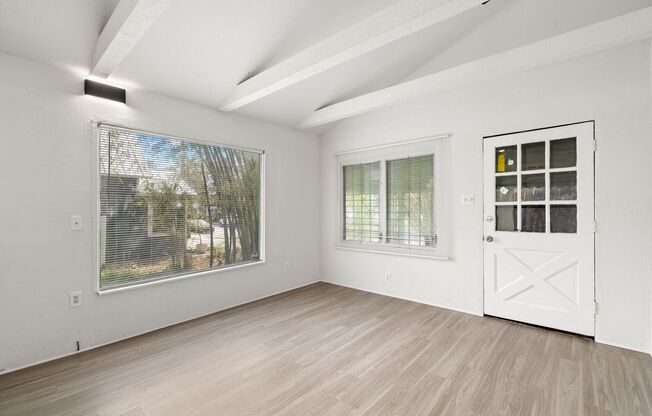 Historic Hyde Park Gem: Fully Renovated 2-Bedroom Home with Vaulted Ceilings
