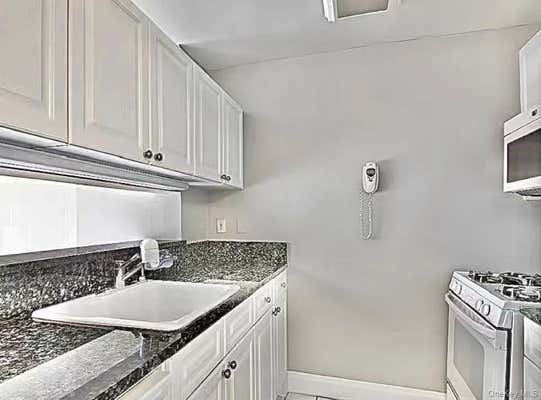 2 beds, 2 baths, 1,100 sqft, $7,500, Unit 19C