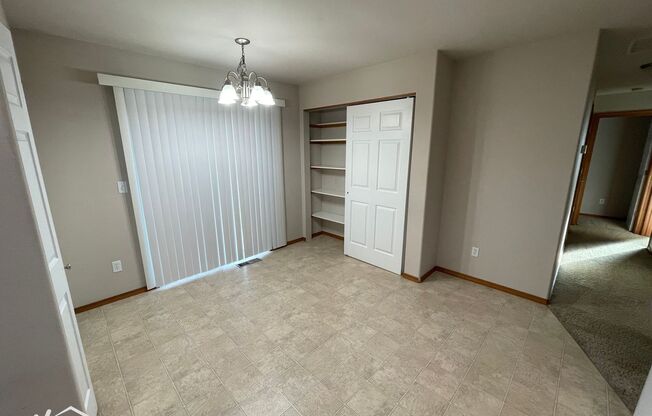 3 beds, 2 baths, $1,750, Unit 2000 Wellington Dr-2000 A