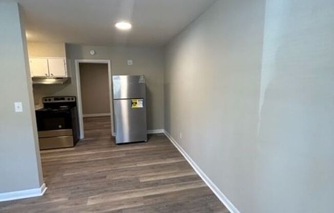 1 bed, 1 bath, $1,190, Unit H