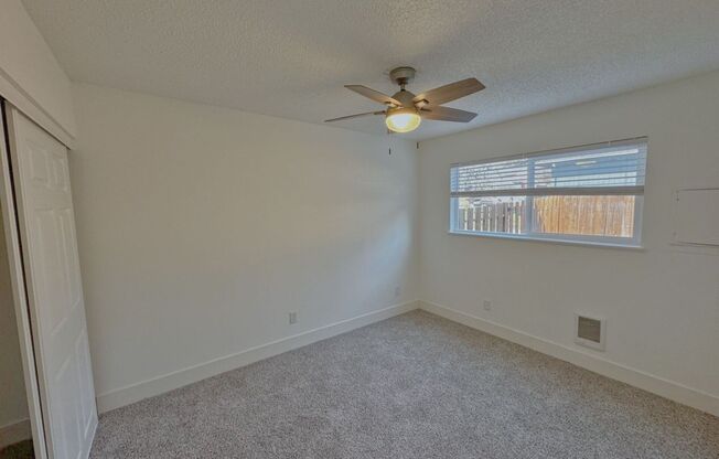 2 beds, 1 bath, 890 sqft, $1,595, Unit 16