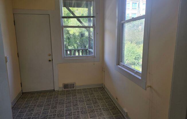 1 bed, 1 bath, 500 sqft, $2,675