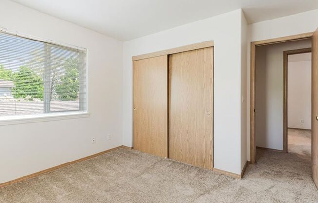 3 beds, 2 baths, 1,018 sqft, $1,995, Unit 10