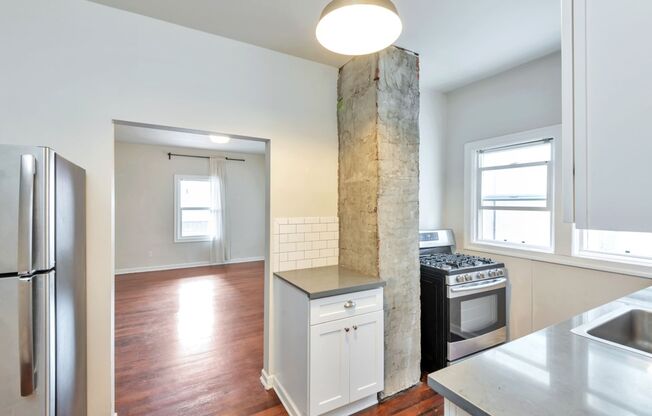 Studio, 1 bath, 450 sqft, $1,295